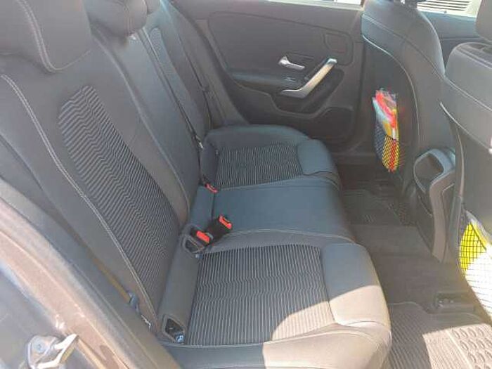 Mercedes-Benz A 180 Edition 19 LED+NAVI+SHZ+RFK+Digital Kombi