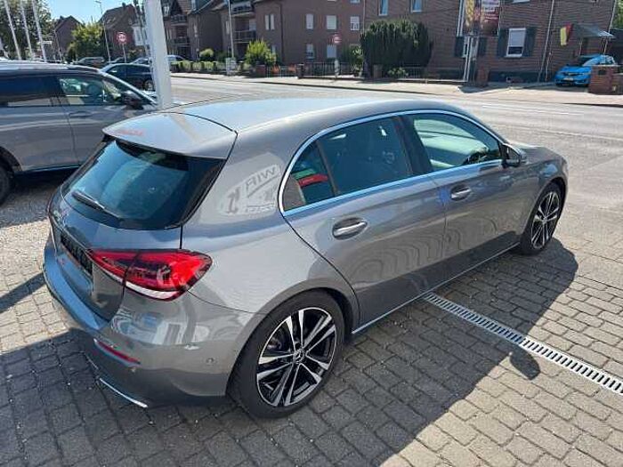 Mercedes-Benz A 180 Edition 19 LED+NAVI+SHZ+RFK+Digital Kombi