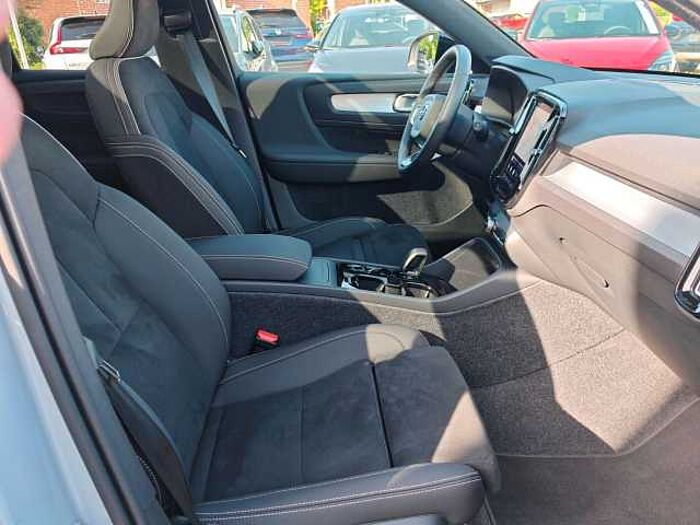 Volvo XC40 B3 'ULTRA DARK' 360°/Pixel LED/ACC/H&K/Memo