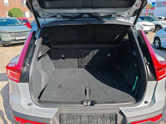 Volvo XC40 B3 'ULTRA DARK' 360°/Pixel LED/ACC/H&K/Memo