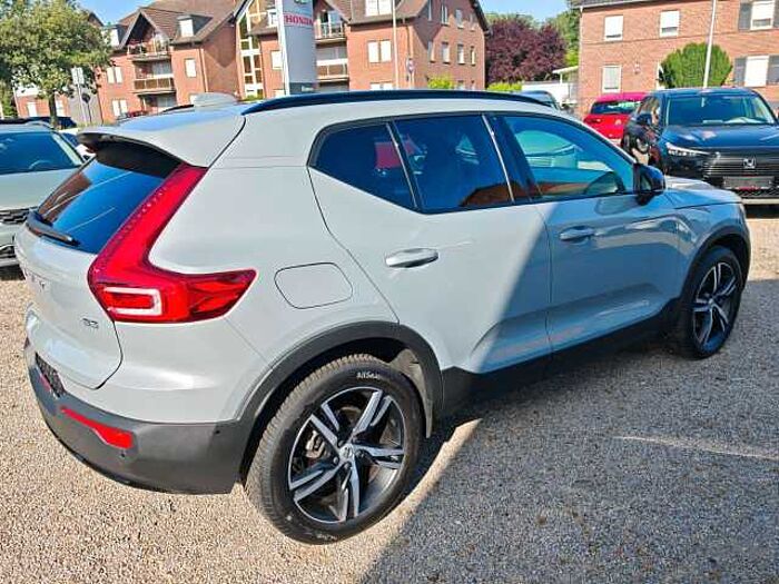Volvo XC40 B3 'ULTRA DARK' 360°/Pixel LED/ACC/H&K/Memo