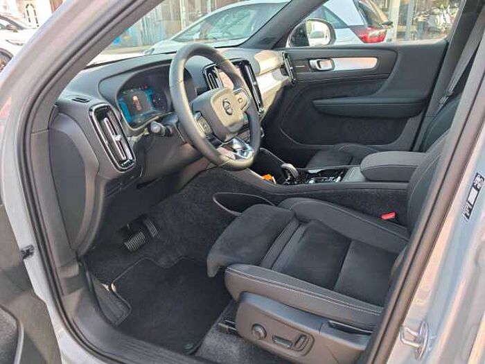 Volvo XC40 B3 'ULTRA DARK' 360°/Pixel LED/ACC/H&K/Memo